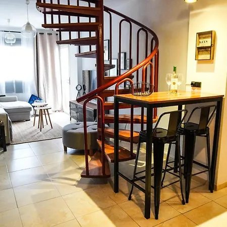 Apartamento Comfortable Duplex With Garage And Working Space